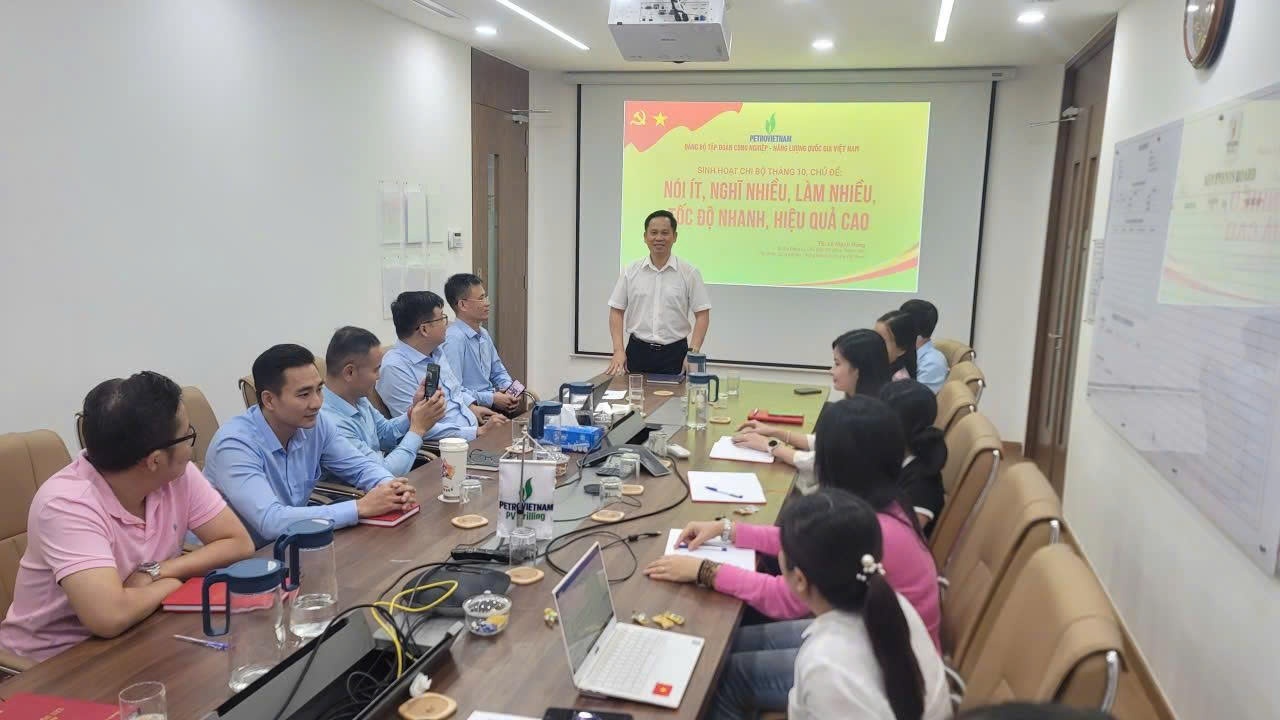 Nâng cao chất lượng SHCB, phấn đấu hoàn thành xuất sắc nhiệm vụ chính trị SXKD năm 2025