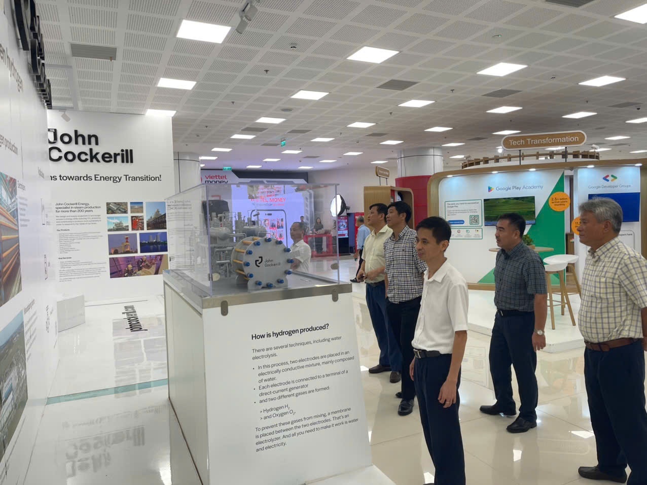 Nâng cao chất lượng SHCB, phấn đấu hoàn thành xuất sắc nhiệm vụ chính trị SXKD năm 2025