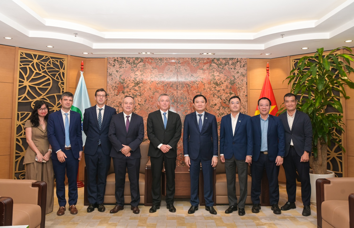 Lãnh đạo Petrovietnam tiếp và làm việc với đoàn công tác Perenco Lãnh đạo Petrovietnam tiếp và làm việc với đoàn công tác Perenco