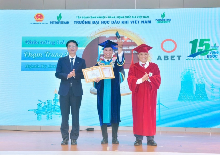 PVU long trọng tổ chức Lễ Khai giảng năm học mới 2025-2026 và Trao bằng Tốt nghiệp 2025 PVU long trọng tổ chức Lễ khai giảng năm học mới 2025-2026 và trao bằng tốt nghiệp 2025