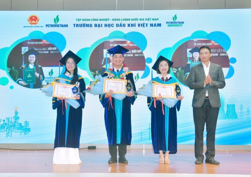 PVU long trọng tổ chức Lễ Khai giảng năm học mới 2025-2026 và Trao bằng Tốt nghiệp 2025 PVU long trọng tổ chức Lễ khai giảng năm học mới 2025-2026 và trao bằng tốt nghiệp 2025