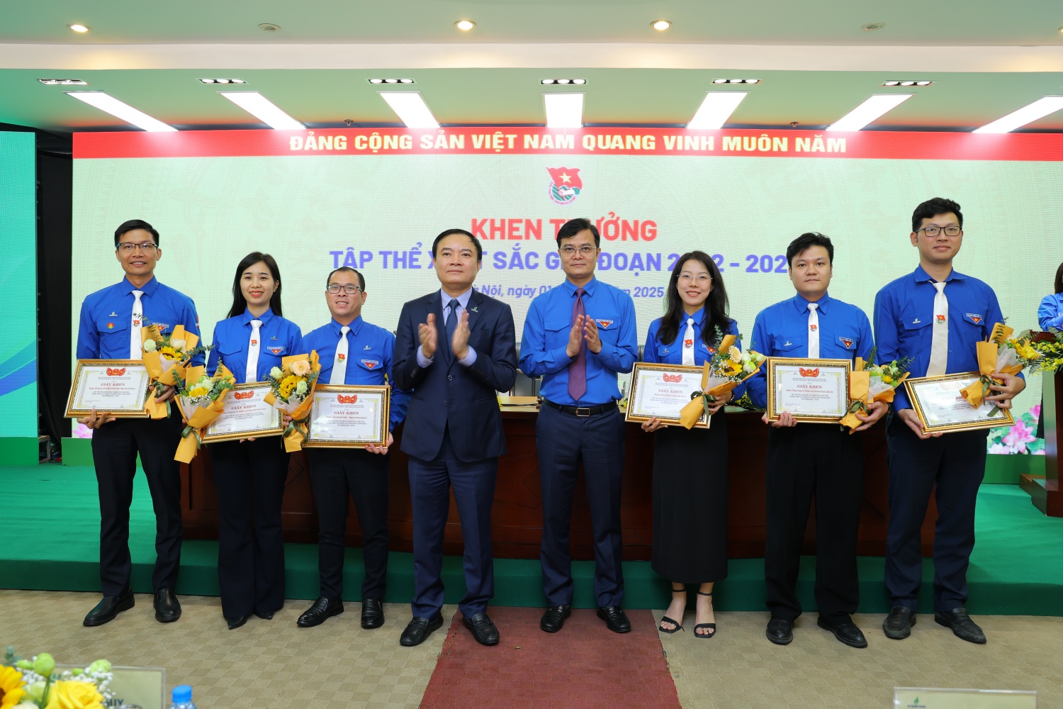 Tuổi trẻ Petrovietnam sẵn sàng là lực lượng mở đường cho hành trình kiến tạo năng lượng quốc gia Tuổi trẻ Petrovietnam sẵn sàng là lực lượng mở đường cho hành trình kiến tạo năng lượng quốc gia