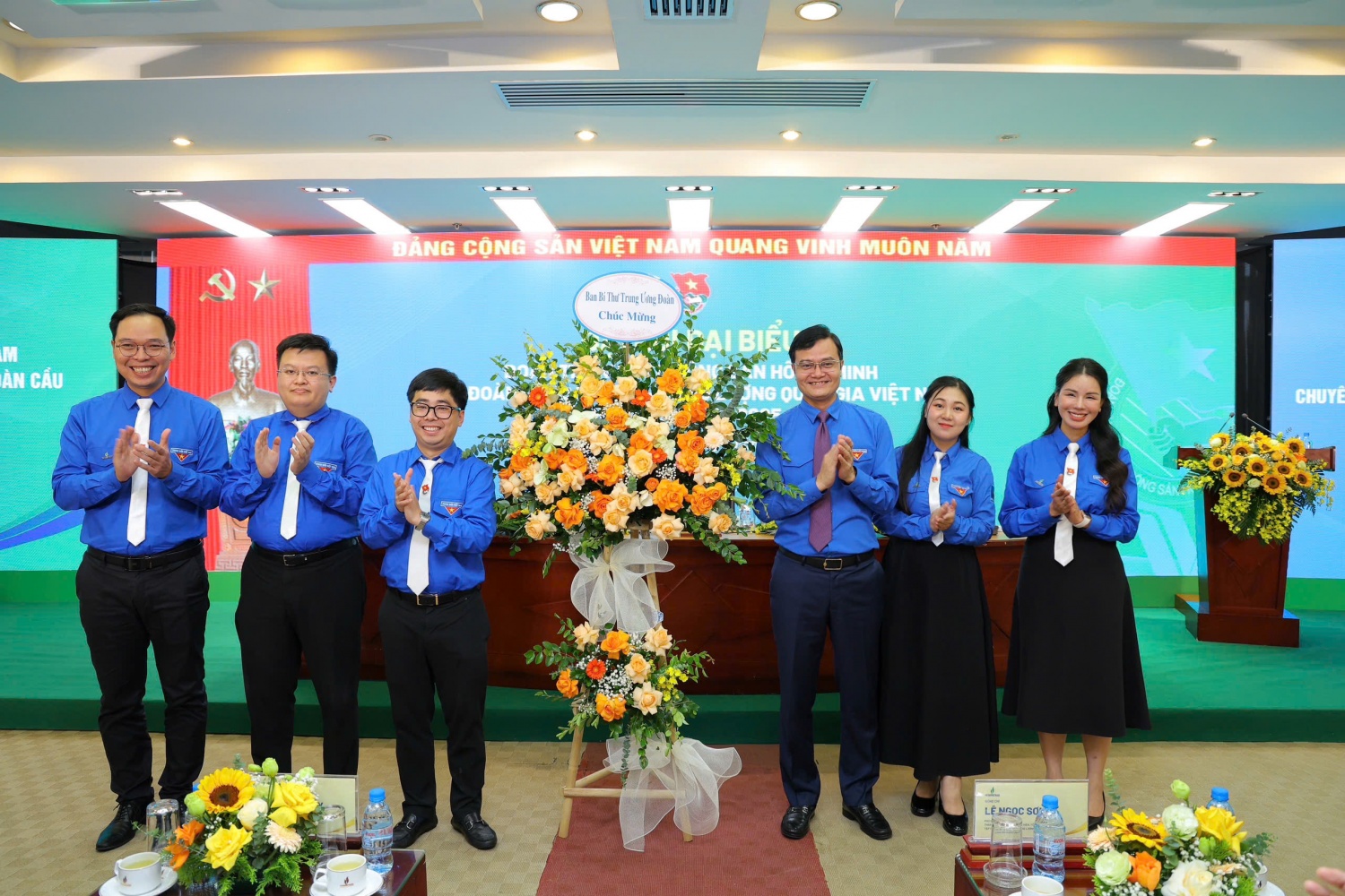 Tuổi trẻ Petrovietnam sẵn sàng là lực lượng mở đường cho hành trình kiến tạo năng lượng quốc gia Tuổi trẻ Petrovietnam sẵn sàng là lực lượng mở đường cho hành trình kiến tạo năng lượng quốc gia