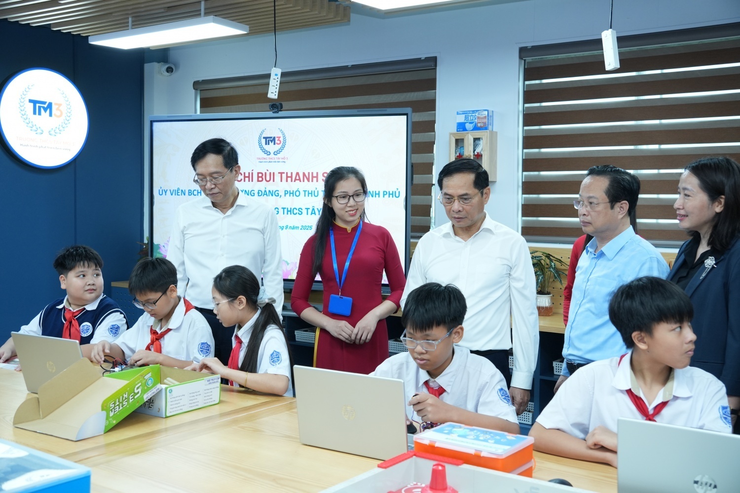 Hào hứng STEM Innovation Petrovietnam: Thắp sáng những “nguồn năng lượng tri thức” cho tương lai đất nước