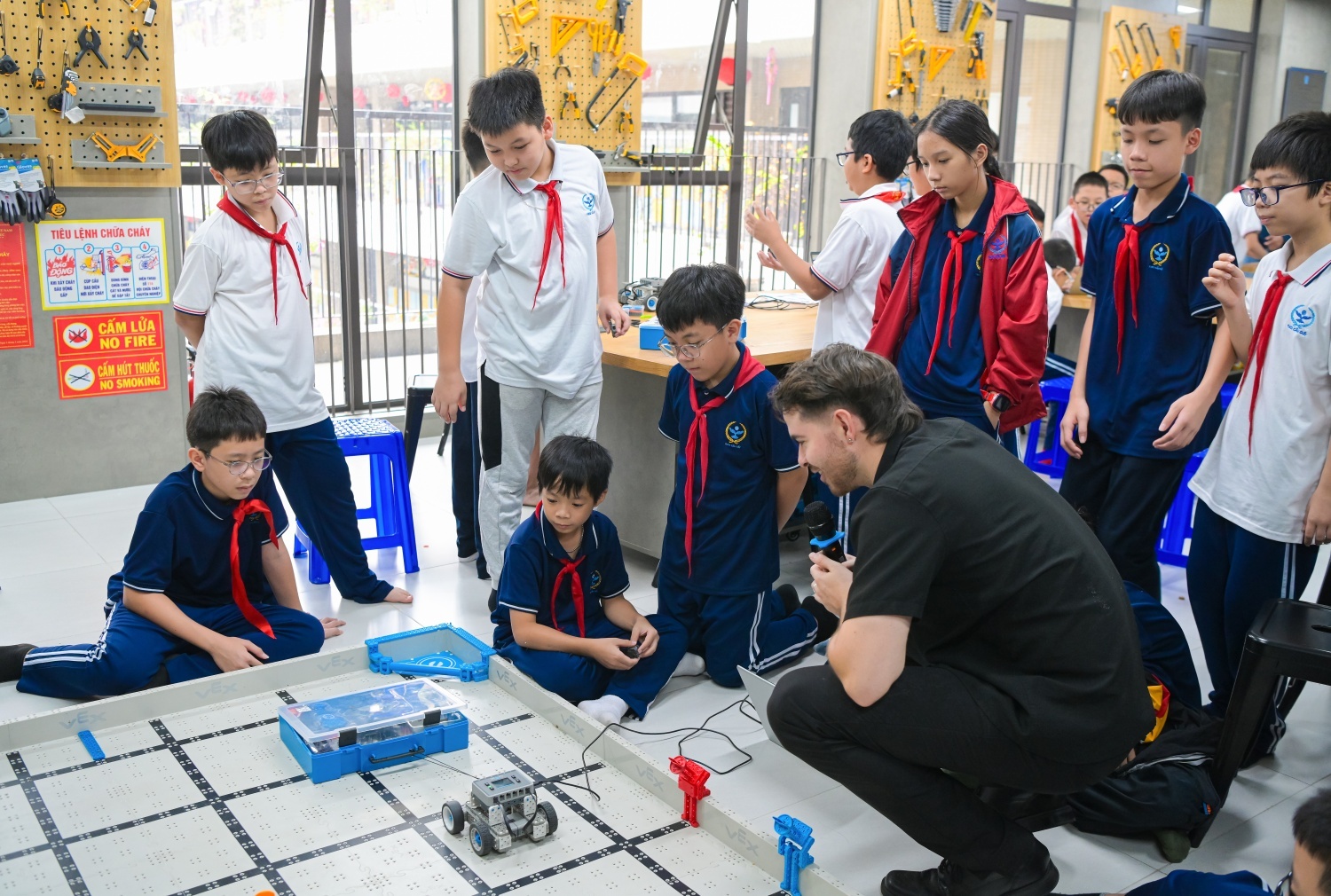 Hào hứng STEM Innovation Petrovietnam: Thắp sáng những “nguồn năng lượng tri thức” cho tương lai đất nước