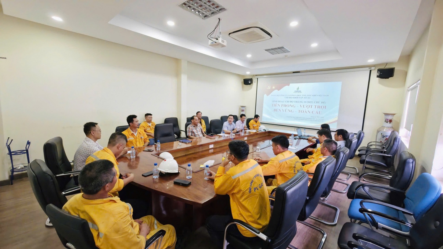 Công tác tuyên giáo Petrovietnam: Giữ vững trận địa tư tưởng, lan tỏa khát vọng phát triển giai đoạn mới Công tác tuyên giáo Petrovietnam: Giữ vững trận địa tư tưởng, lan tỏa khát vọng phát triển giai đoạn mới