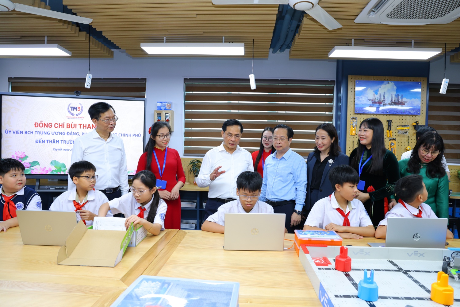 Phòng học STEM tại THCS Tây Mỗ 3 – “sức nóng” lan tỏa chỉ sau hơn một tháng hoạt động