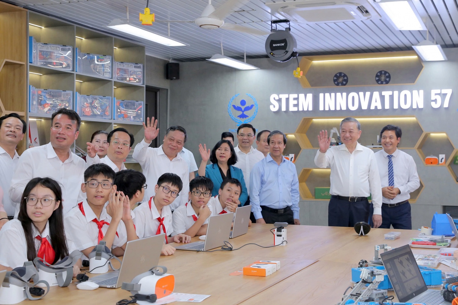 Khi tri thức được thắp sáng từ những phòng STEM
