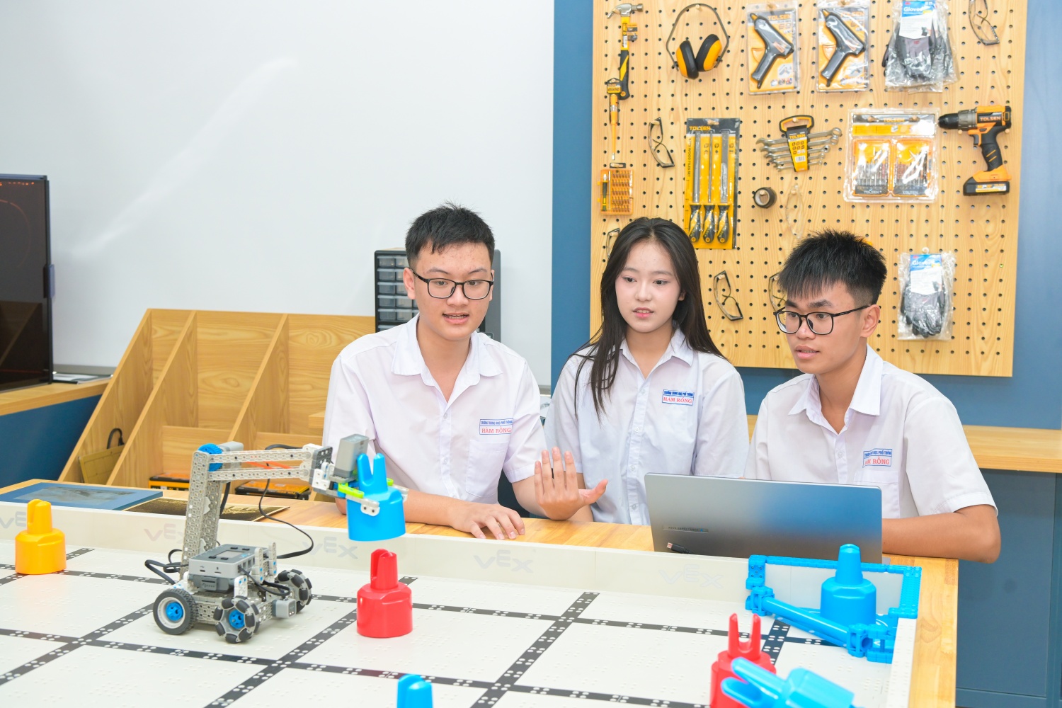Petrovietnam khánh thành hai phòng thực hành STEM tại tỉnh Thanh Hóa