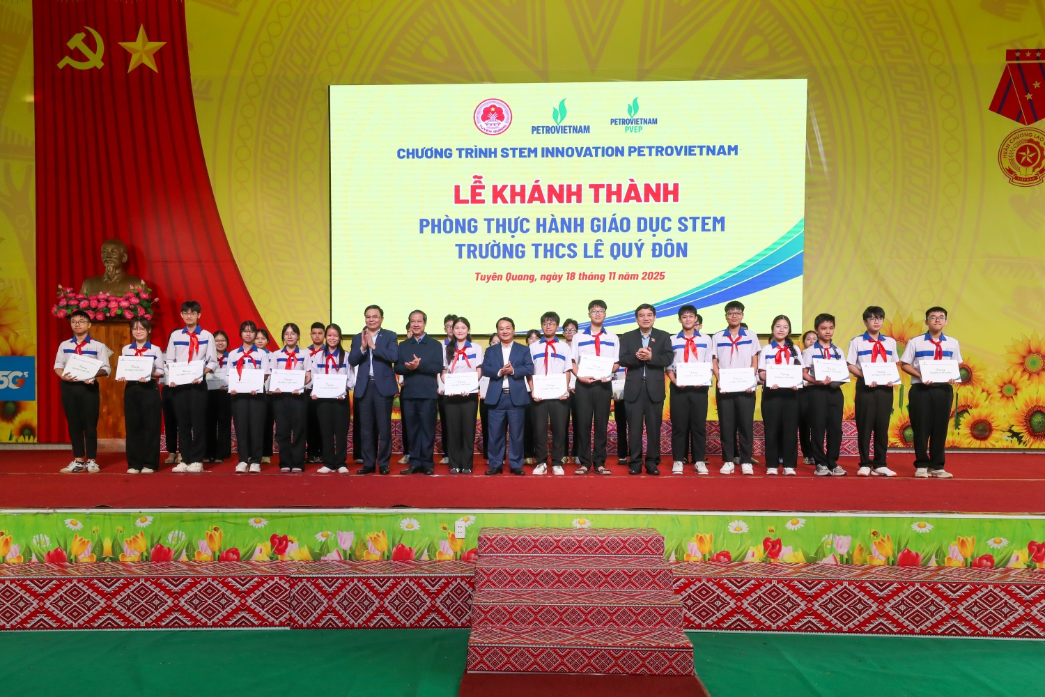 [Chùm ảnh] Một bước tiến đầy tự hào: Khánh thành Phòng STEM tại Tuyên Quang