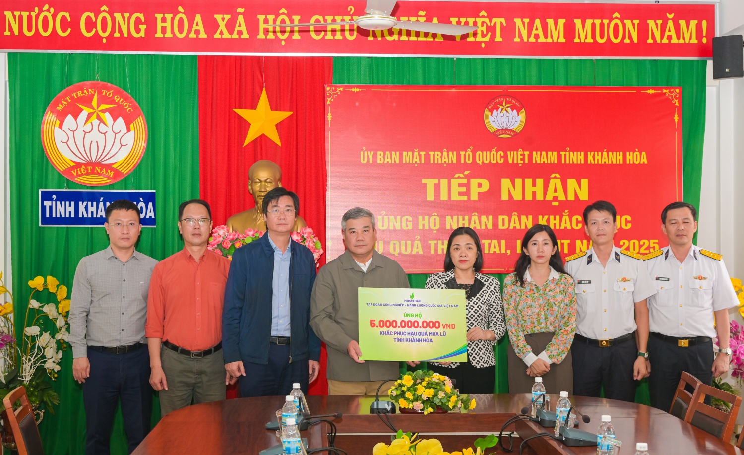 Petrovietnam chung tay cùng đất nước, hỗ trợ tỉnh Khánh Hòa khắc phục hậu quả mưa lũ