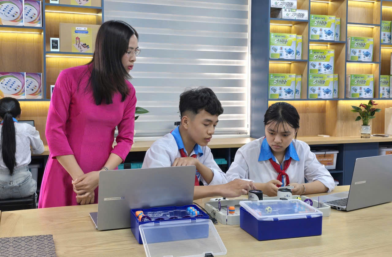 Petrovietnam khánh thành phòng STEM tại Phú Thọ, khơi dậy đam mê khoa học cho học sinh