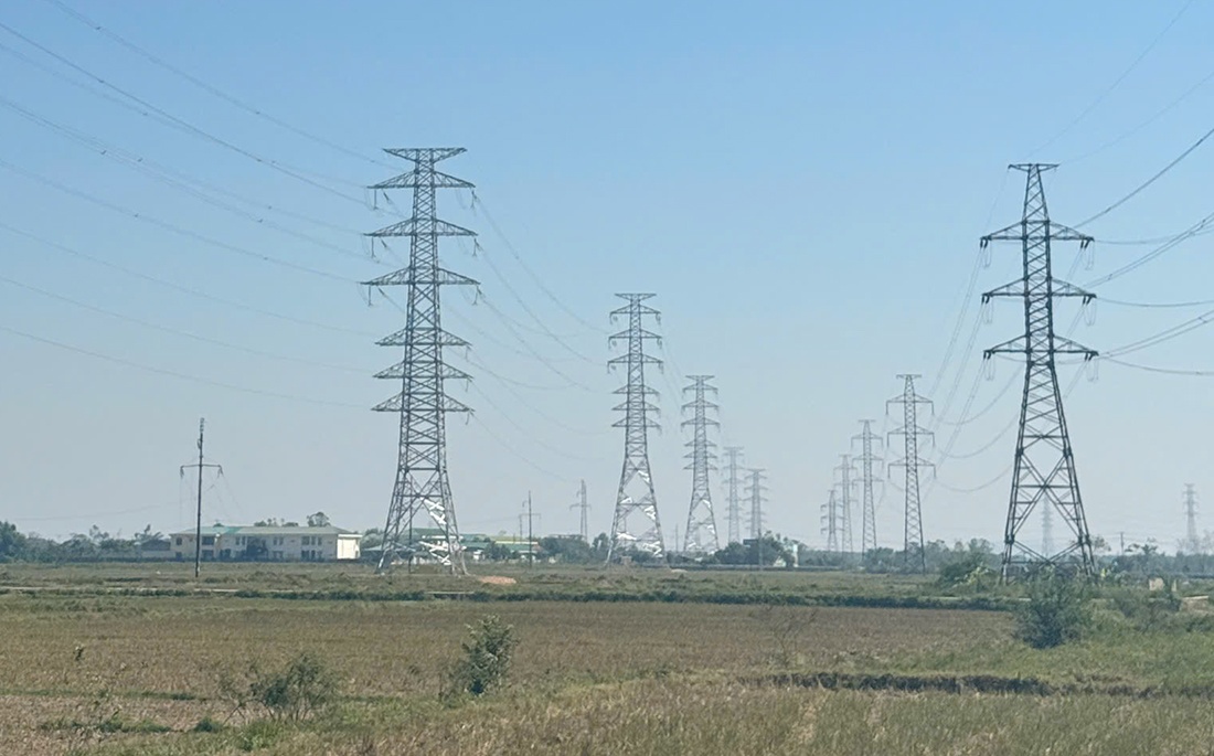Đóng điện đường dây 220kV Đô Lương - Nam Cấm