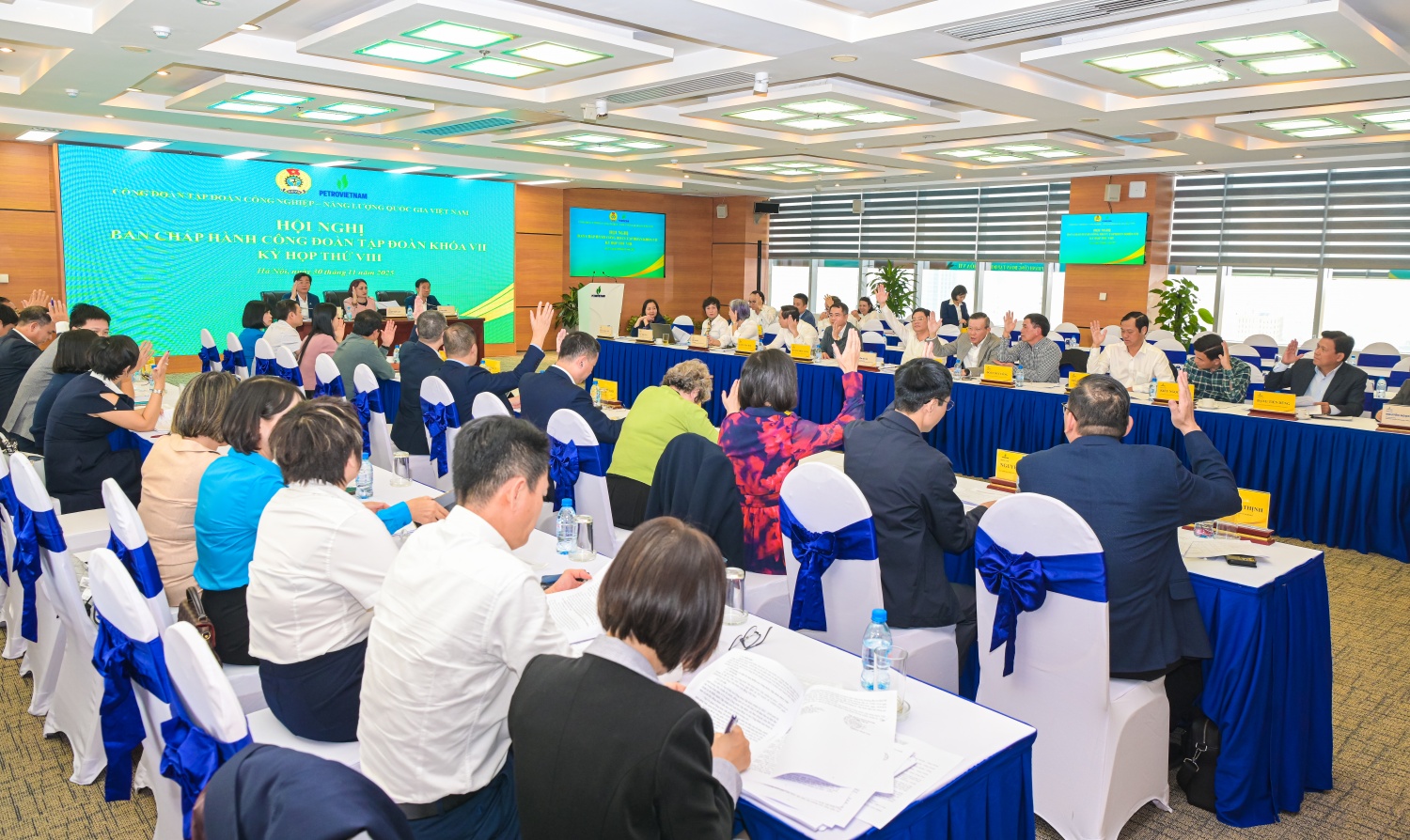 Toàn cảnh Hội nghị Toàn cảnh Hội nghị