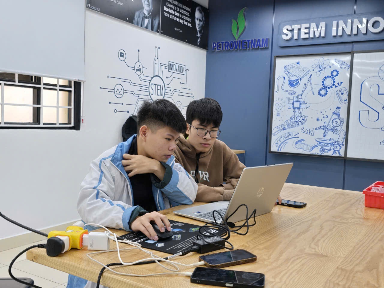Tâm sự của thầy giáo nhiều năm gắn bó với Robotics gửi kỳ vọng vào STEM Innovation Petrovietnam