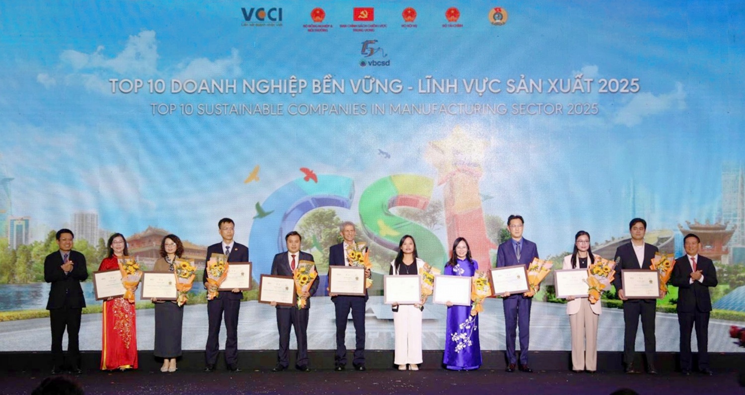 PV Drilling, PVCFC và PTSC được vinh danh Top 100 doanh nghiệp bền vững tại Việt Nam 2025