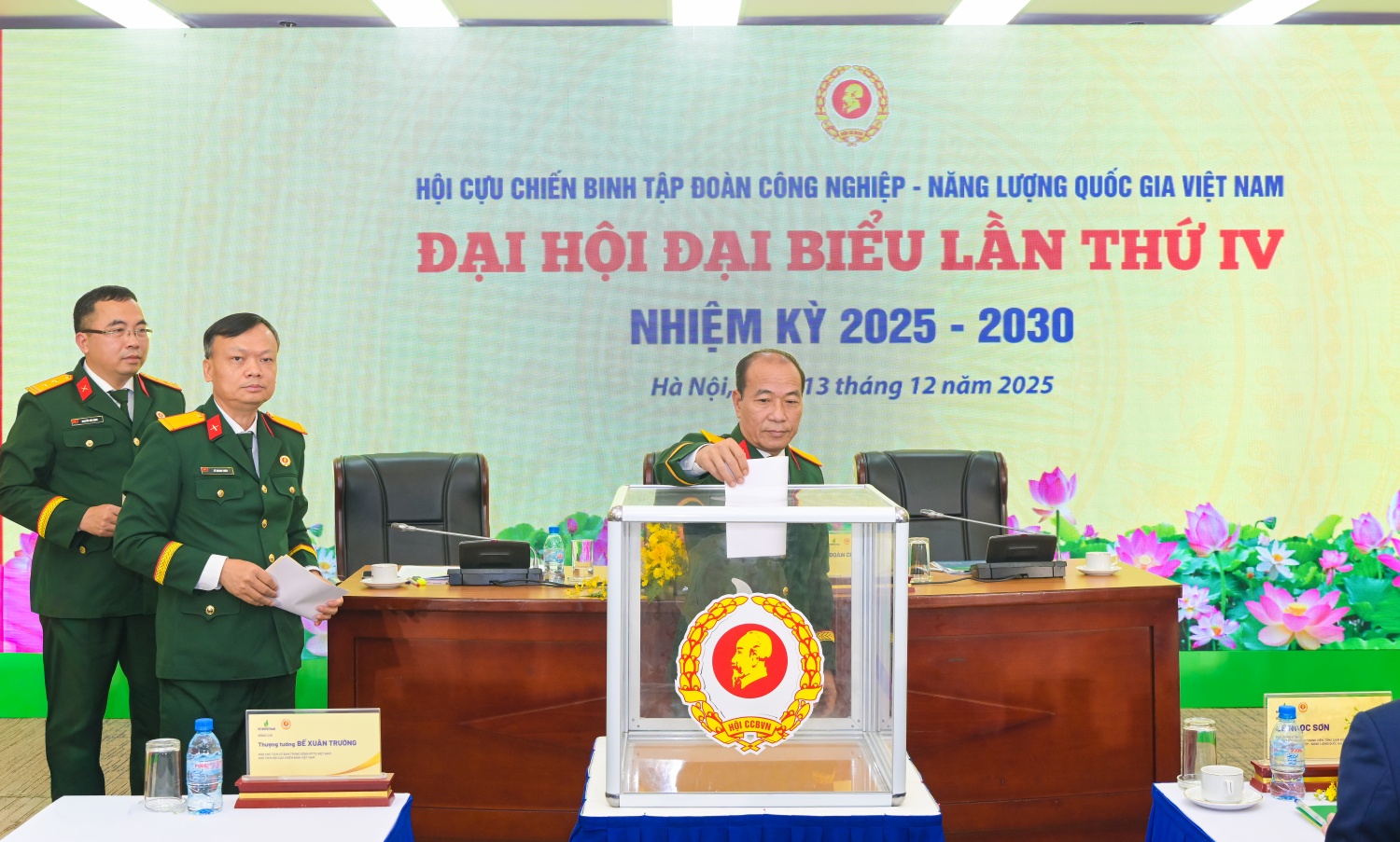 [Chùm ảnh] Đại hội đại biểu Hội Cựu chiến binh Petrovietnam lần thứ IV, nhiệm kỳ 2025-2030 diễn ra thành công tốt đẹp