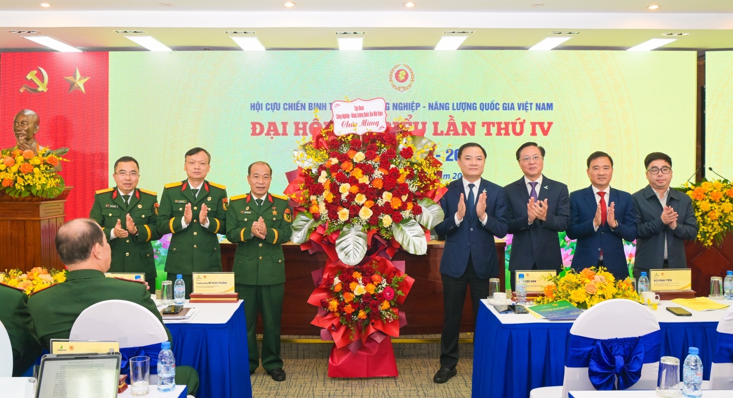 [Chùm ảnh] Hội CCB Petrovietnam phát huy phẩm chất “Bộ đội Cụ Hồ”, xây dựng tổ chức vững mạnh