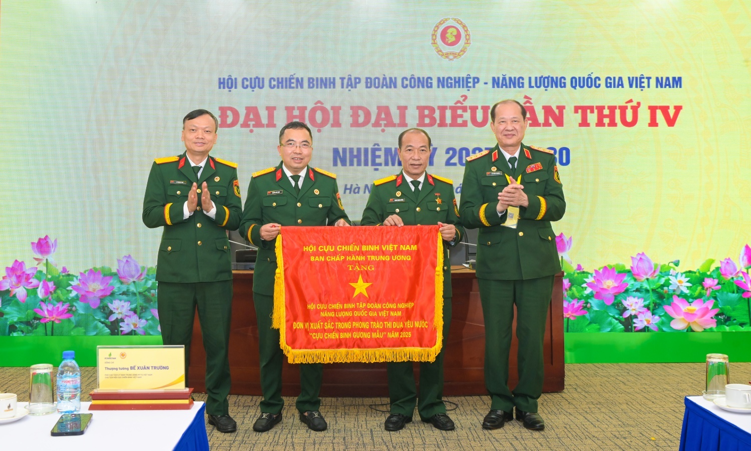 [Chùm ảnh] Hội CCB Petrovietnam phát huy phẩm chất “Bộ đội Cụ Hồ”, xây dựng tổ chức vững mạnh