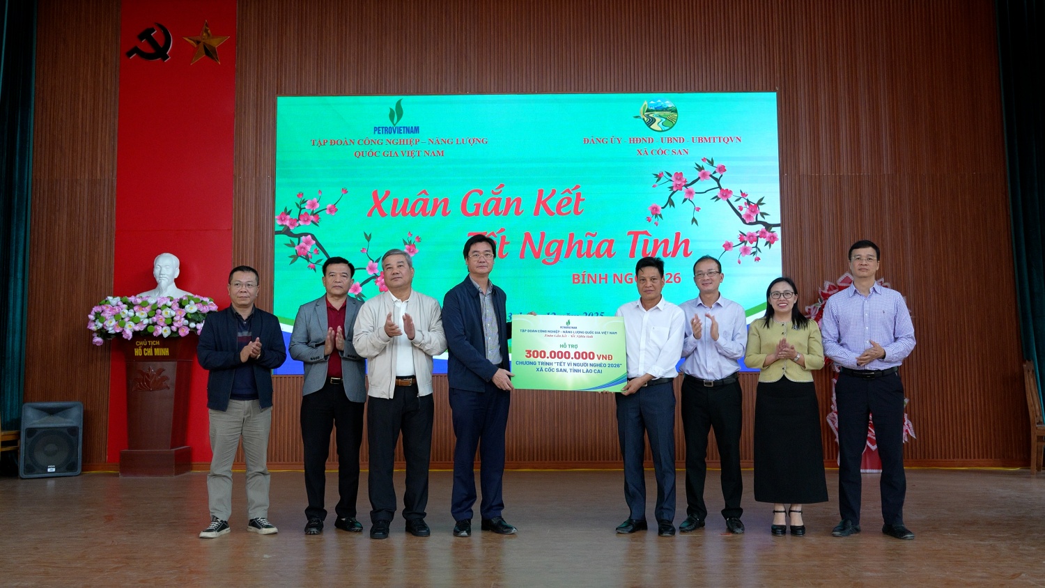[Chùm ảnh] Petrovietnam mang hơi ấm đến vùng cao Lào Cai