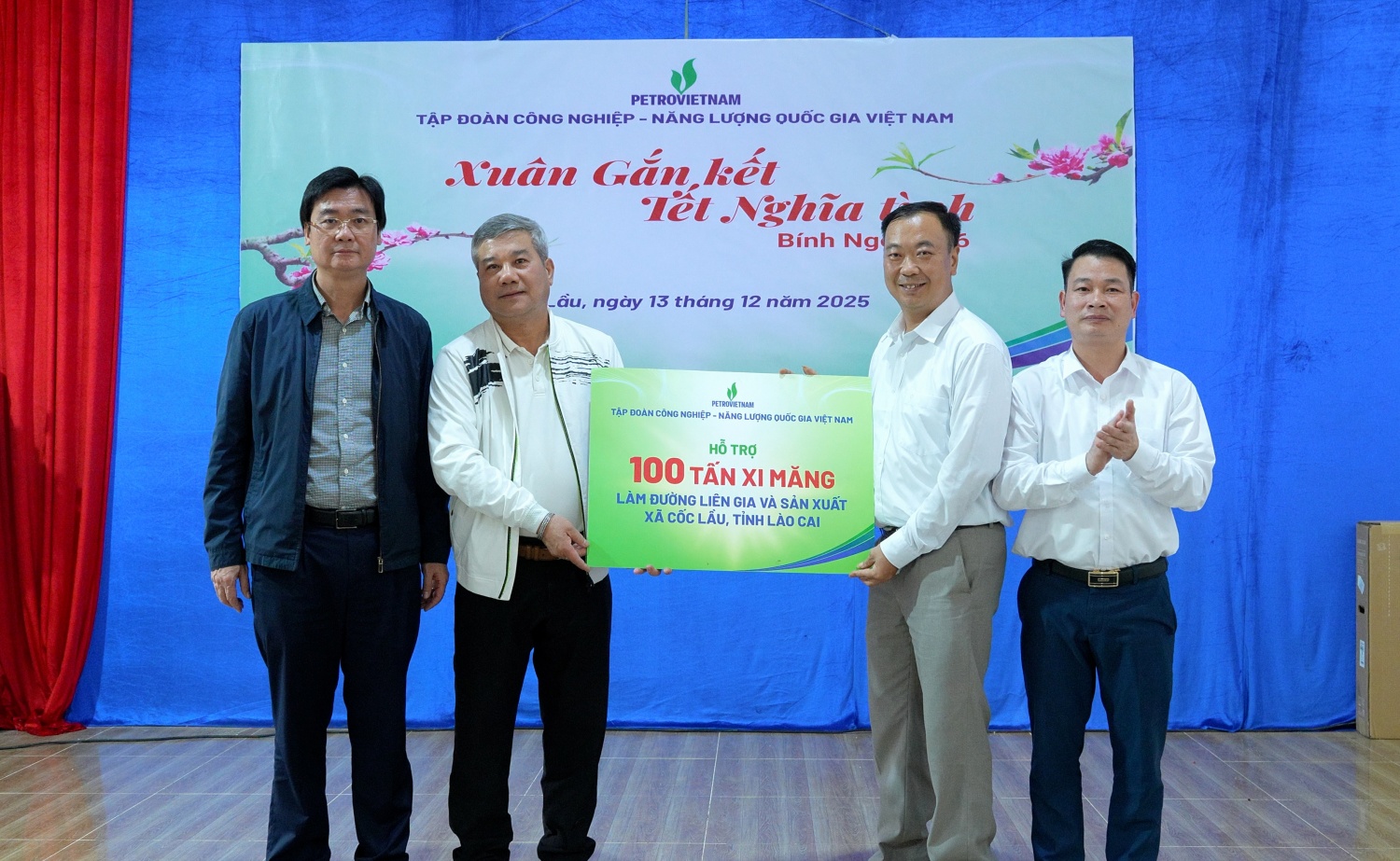 [Chùm ảnh] Petrovietnam mang hơi ấm đến vùng cao Lào Cai