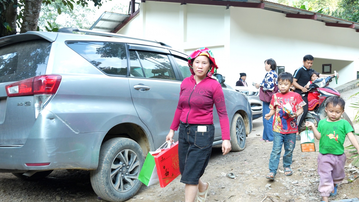 [Chùm ảnh] Petrovietnam mang hơi ấm đến vùng cao Lào Cai
