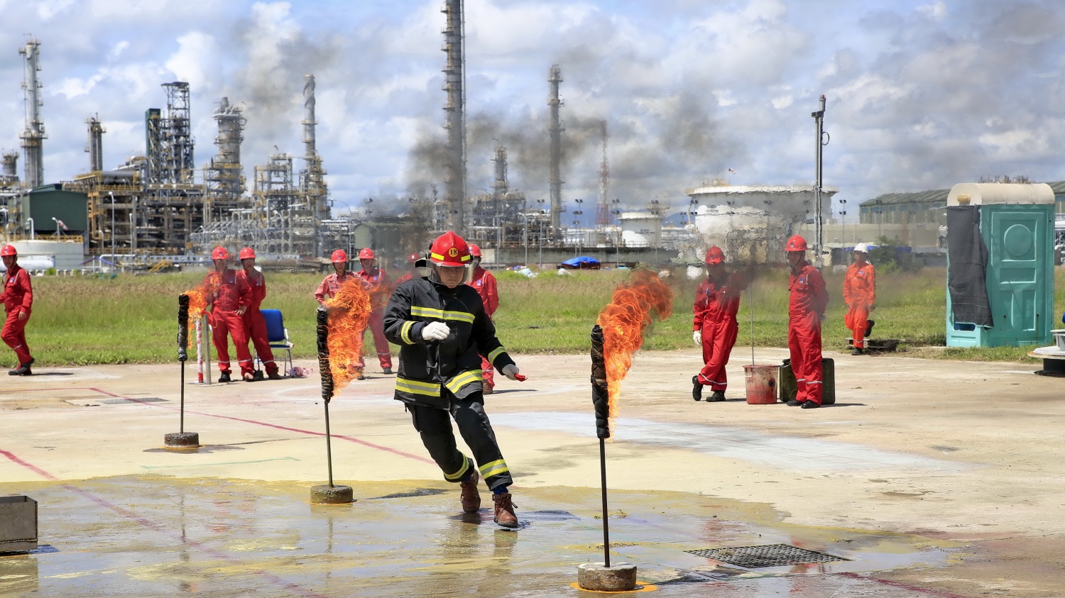 2.	Trong năm 2025, nhà máy lọc dầu đã chính thức cán mốc 54 triệu giờ công an toàn không có tai nạn mất ngày công – một thành tích vượt trội, khẳng định văn hóa an toàn đã thật sự thấm sâu vào từng quy trình, từng hành vi và từng quyết định của mỗi người 
