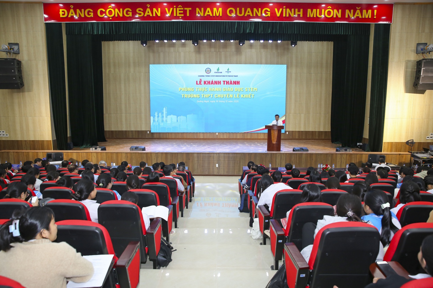 Toàn cảnh Lễ khánh thành phòng STEM tại Trường THPT chuyên Lê Khiết (Quảng Ngãi). Toàn cảnh Lễ khánh thành phòng STEM tại Trường THPT chuyên Lê Khiết (Quảng Ngãi).