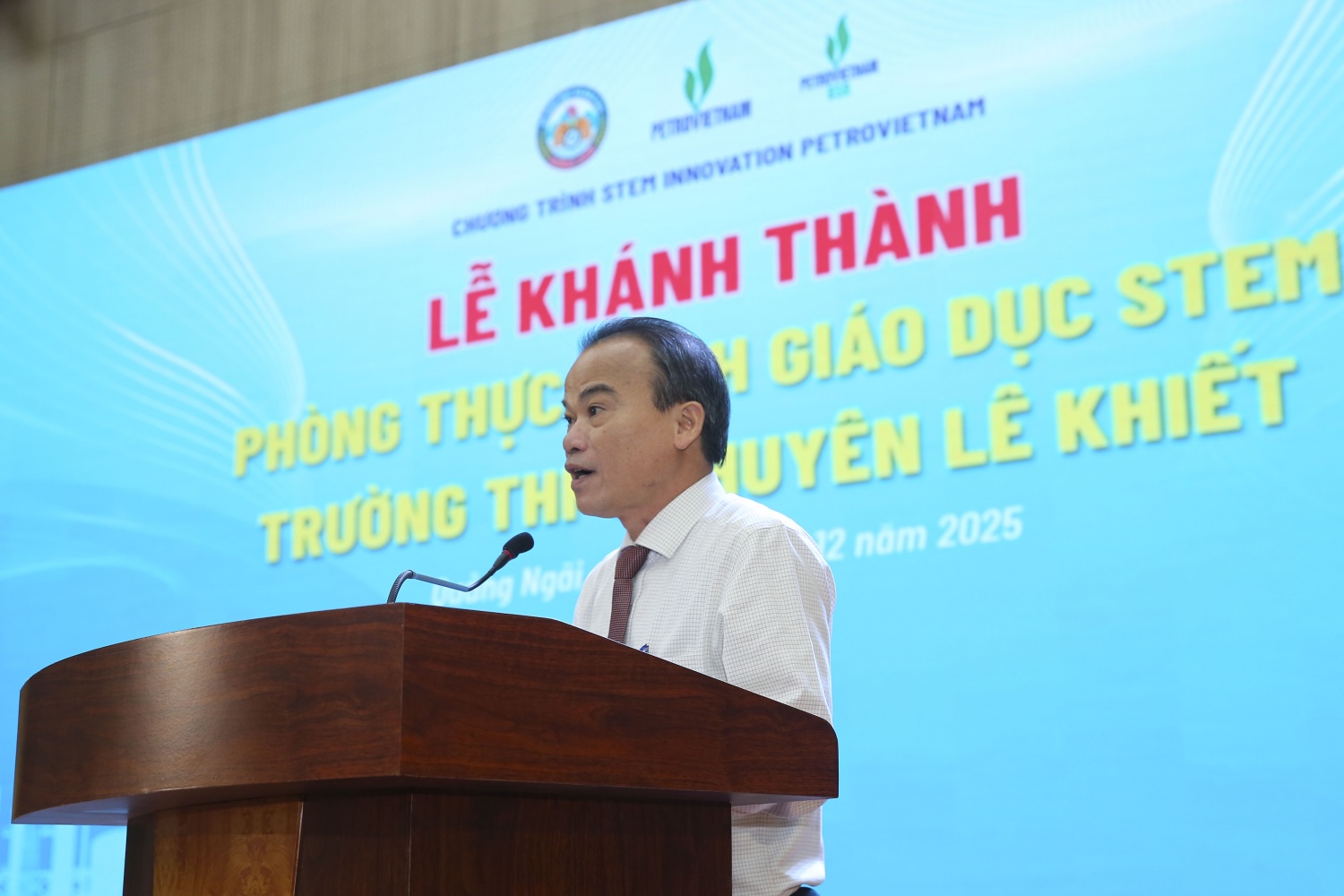 Phòng STEM tại Quảng Ngãi: Nuôi dưỡng tinh thần đổi mới sáng tạo, giúp học sinh từng bước làm chủ công nghệ Phòng STEM tại Quảng Ngãi: Nuôi dưỡng tinh thần đổi mới sáng tạo, giúp học sinh từng bước làm chủ công nghệ