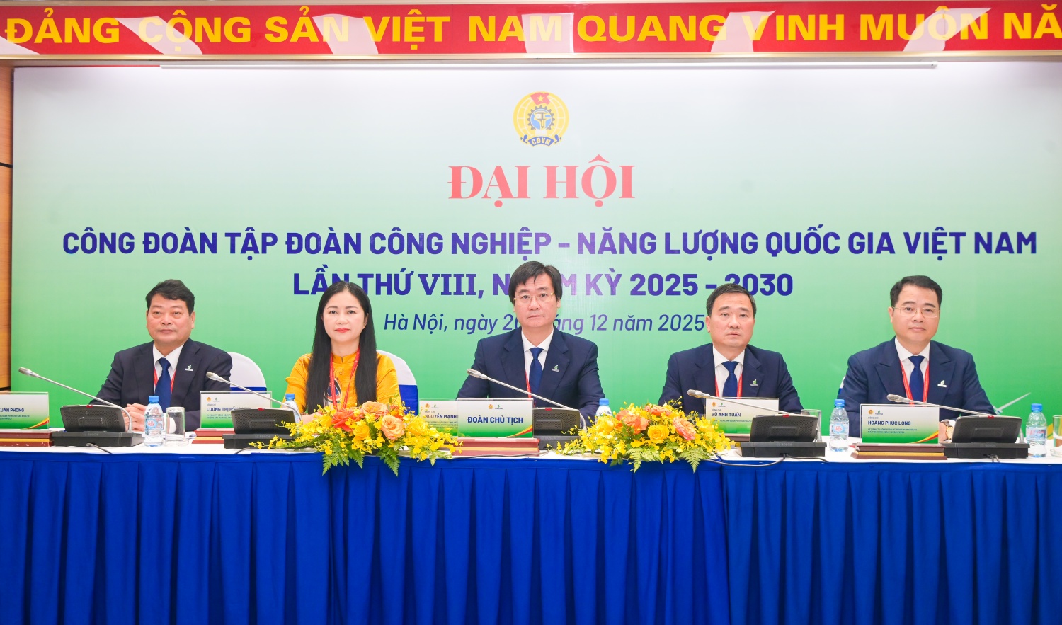 Đoàn Chủ tịch chủ trì Đại hội