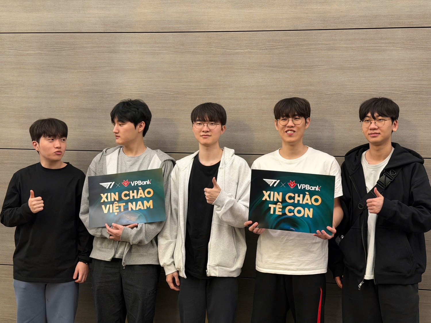 Nhiều đặc quyền chưa từng có cho fan T1 và Faker tại Việt Nam Nhiều đặc quyền chưa từng có cho fan T1 và Faker tại Việt Nam