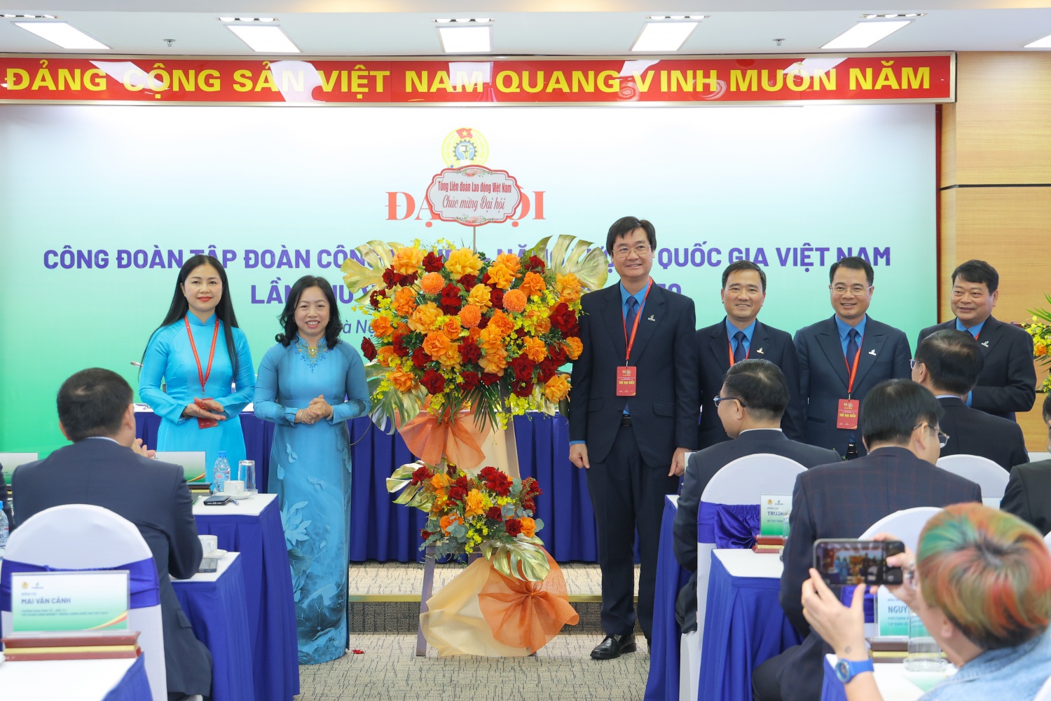 [Chùm ảnh] Đại hội Công đoàn Petrovietnam