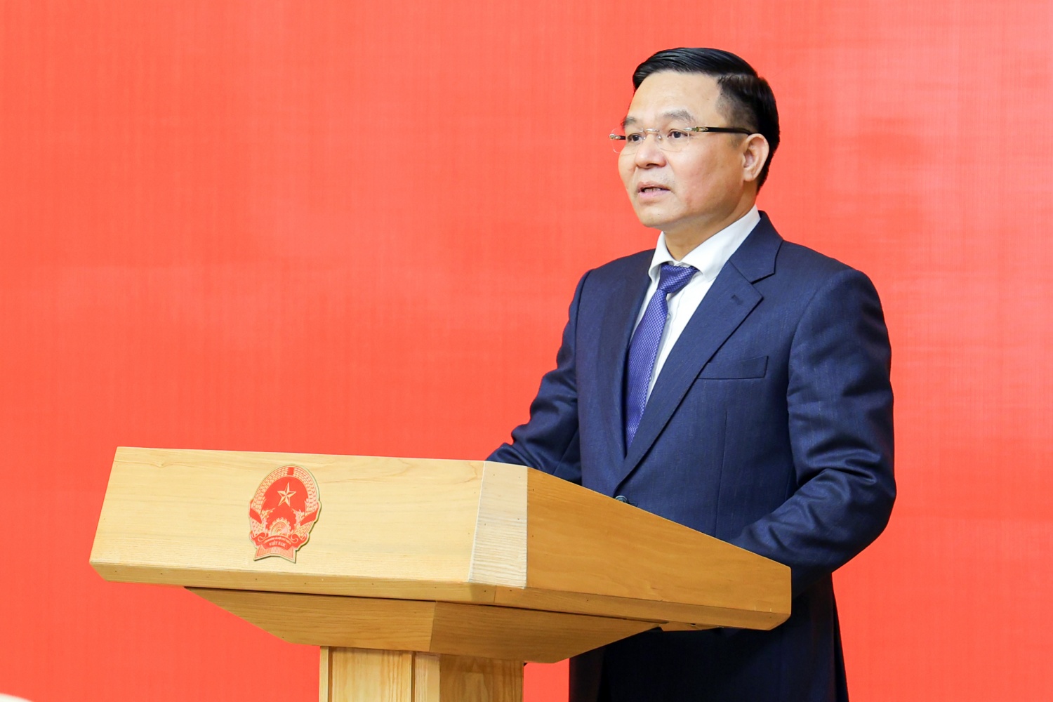 Đồng chí Lê Mạnh Hùng làm Quyền Bộ trưởng Bộ Công Thương Đồng chí Lê Mạnh Hùng làm Quyền Bộ trưởng Bộ Công Thương
