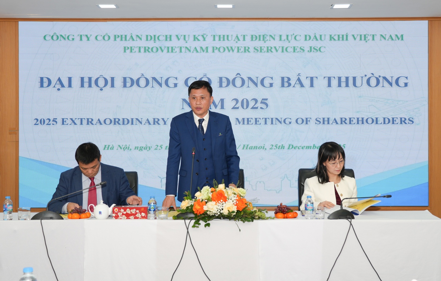 Ông Bùi Duy Nhị - Chủ tịch HĐQT PVPS, Ông Vũ Anh Tuấn - Thành viên HĐQT, Giám đốc Công ty và Bà Hoàng Hà Quỳnh Giao - Thành viên HĐQT Công ty chủ trì Đại hội Ông Bùi Duy Nhị - Chủ tịch HĐQT PVPS, Ông Vũ Anh Tuấn - Thành viên HĐQT, Giám đốc Công ty và Bà Hoàng Hà Quỳnh Giao - Thành viên HĐQT Công ty chủ trì Đại hội