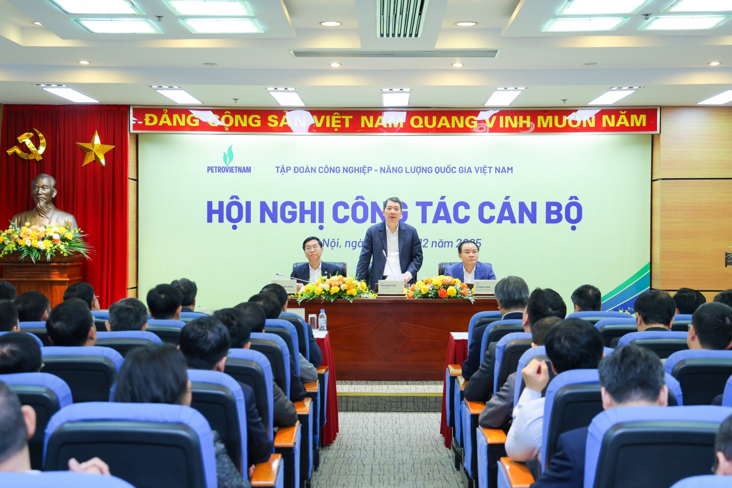 Đồng thuận, nhất trí tuyệt đối giới thiệu nhân sự cấp cao Petrovietnam Đồng thuận, nhất trí tuyệt đối giới thiệu nhân sự cấp cao Petrovietnam