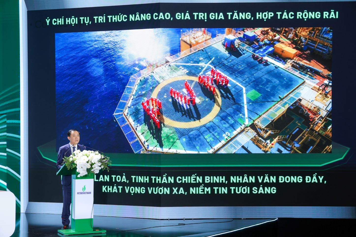 Thủ tướng Phạm Minh Chính: Petrovietnam giữ vững niềm tự hào và bản lĩnh “chiến binh” trong giai đoạn mới Thủ tướng Phạm Minh Chính: Petrovietnam giữ vững niềm tự hào và bản lĩnh “chiến binh” trong giai đoạn mới