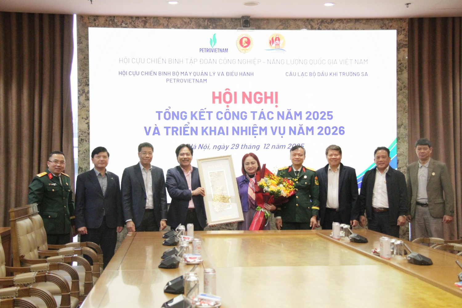 Tăng cường phối hợp giữa Hội CCB BMQL&ĐH Petrovietnam và CLB Dầu khí Trường Sa Tăng cường phối hợp giữa Hội CCB BMQL&ĐH Petrovietnam và CLB Dầu khí Trường Sa