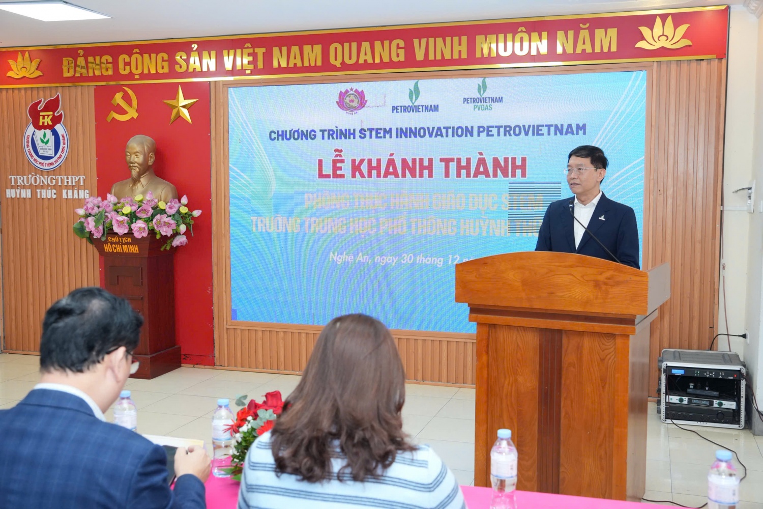 STEM Innovation Petrovietnam tiếp sức truyền thống hiếu học xứ Nghệ STEM Innovation Petrovietnam tiếp sức truyền thống hiếu học xứ Nghệ