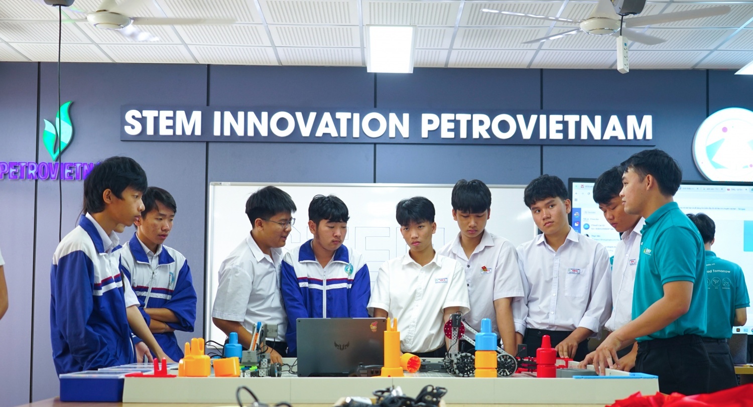 Nghĩa tình người Petrovietnam trong năm 2025