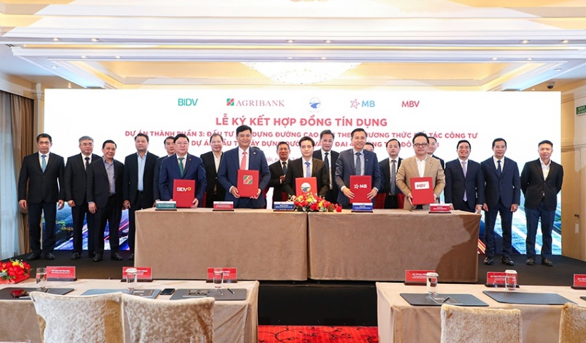 Agribank làm đầu mối thu xếp khoản tín dụng 25.453 tỷ đồng cho Dự án đầu tư xây dựng đường Vành đai 4 - Vùng Thủ đô Hà Nội Agribank làm đầu mối thu xếp khoản tín dụng 25.453 tỷ đồng cho Dự án đầu tư xây dựng đường Vành đai 4 - Vùng Thủ đô Hà Nội
