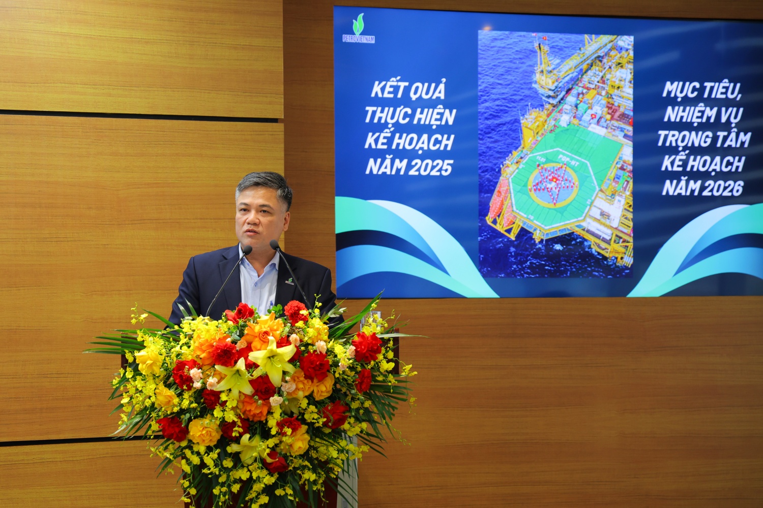 Phát huy tinh thần làm chủ của NLĐ, tạo nền tảng để Petrovietnam phát triển trong giai đoạn mới Phát huy tinh thần làm chủ của NLĐ, tạo nền tảng để Petrovietnam phát triển trong giai đoạn mới