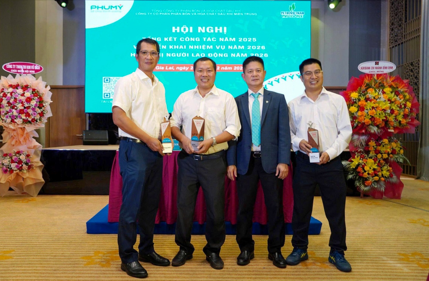Vinh danh những “Chiến binh NPK Phú Mỹ xuất sắc” trong hành trình 1 triệu tấn Vinh danh những “chiến binh NPK Phú Mỹ xuất sắc” trong hành trình 1 triệu tấn