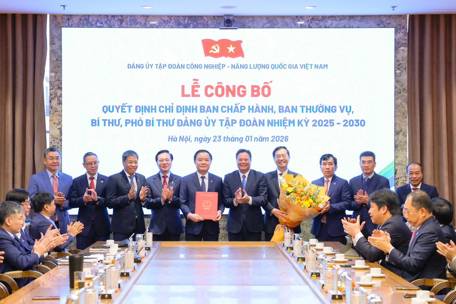 Xây dựng Đảng bộ Petrovietnam vững mạnh toàn diện, “là đạo đức, là văn minh” Xây dựng Đảng bộ Petrovietnam vững mạnh toàn diện, “là đạo đức, là văn minh”