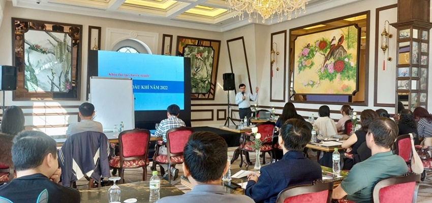 PVEP Cửu Long tổ chức “Hội thảo về E&P Fundamentals và 
Procurement Activities” theo quy định mới
