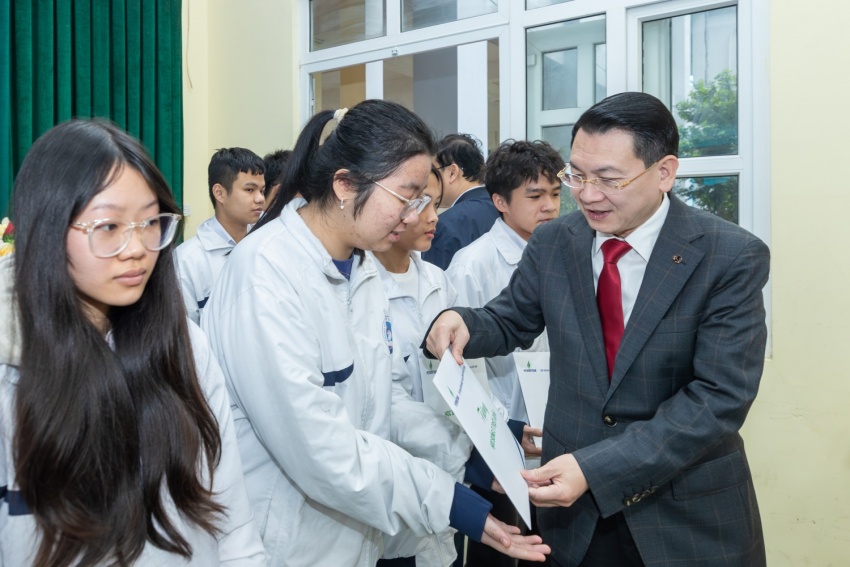 “Xuân gắn kết – Tết nghĩa tình” thắp lên niềm tin cùng người lao động Petrovietnam “Xuân gắn kết - Tết nghĩa tình” thắp lên niềm tin cùng người lao động Petrovietnam