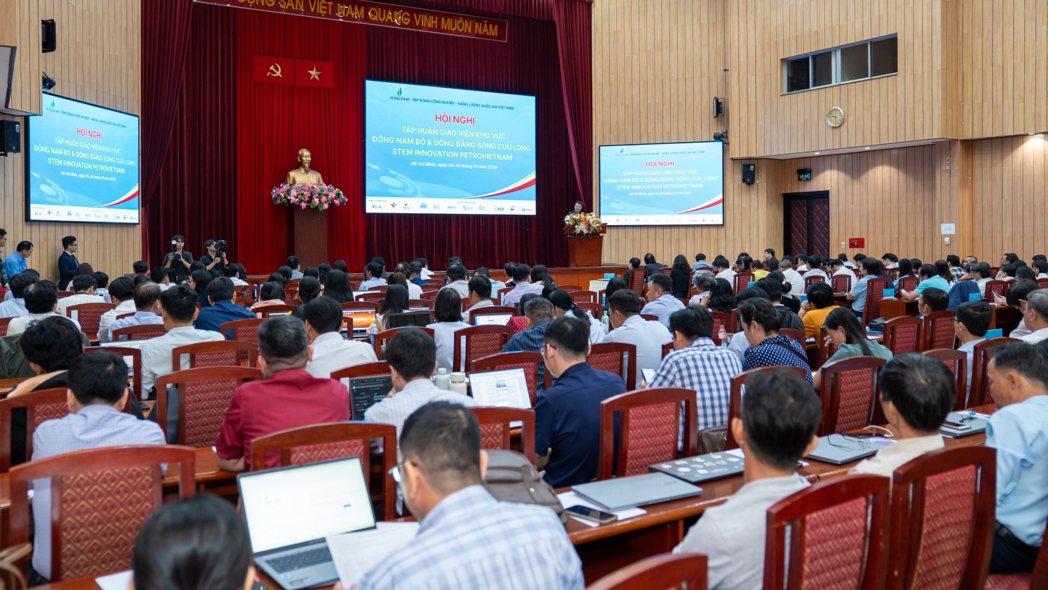 Hơn 190 giáo viên Đông Nam Bộ và ĐBSCL được trang bị kỹ năng triển khai giáo dục STEM Nâng cao kiến thức, kỹ năng triển khai giáo dục STEM cho giáo viên khu vực Nam Bộ