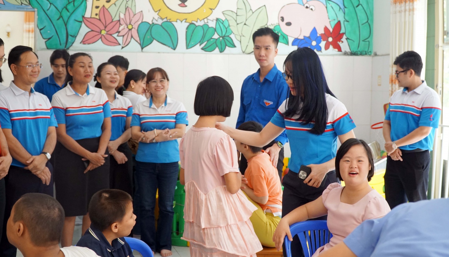 PVOIL mang Xuân ấm áp đến với các Mẹ Việt Nam Anh hùng và trẻ em khuyết tật tại TP. Hồ Chí Minh