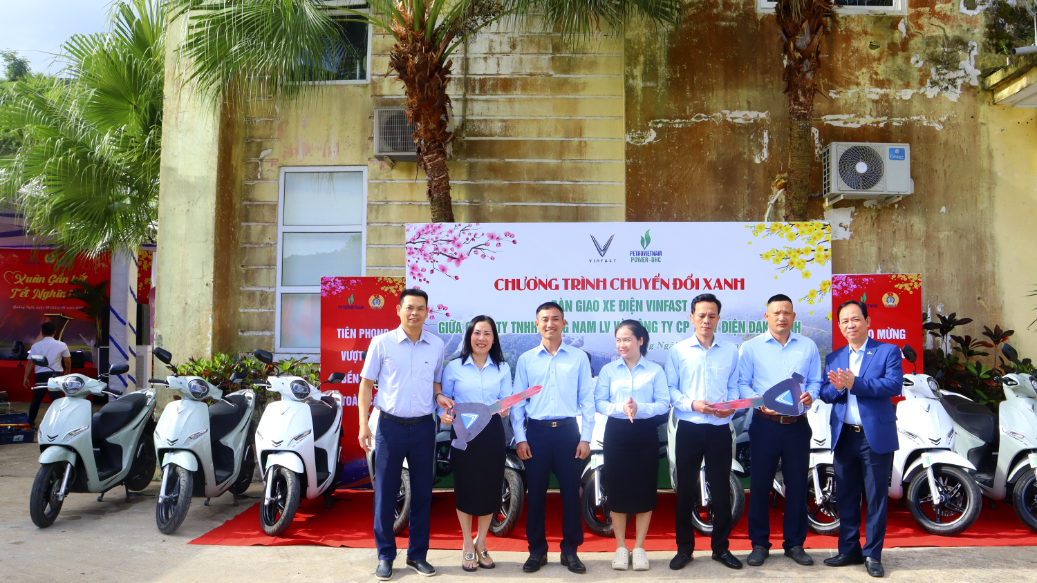 “Petrovietnam: Xuân Gắn kết - Tết Nghĩa tình” đầy ấm áp tại thủy điện Đakđrinh