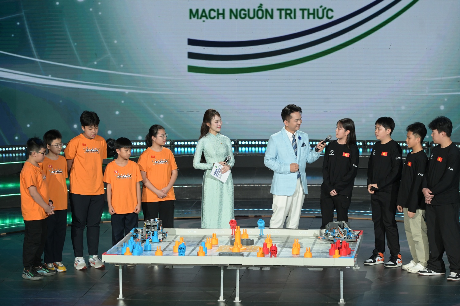 Một chương trình đầy cảm xúc, một hành trình đầy hứng khởi