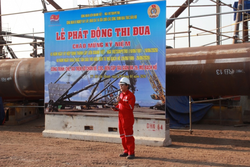 Vietsovpetro: Công đoàn Xí nghiệp Xây lắp phát động thi đua hoàn thành công trình BK26 Vietsovpetro: Công đoàn Xí nghiệp Xây lắp phát động thi đua hoàn thành công trình BK26